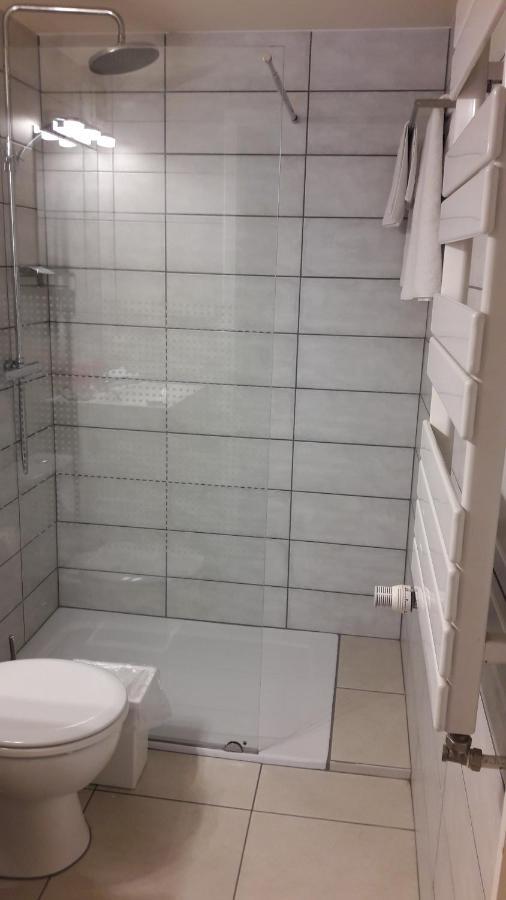 Hebergement Confort Comfortlogies La Fontanella Ла-Рош-ан-Арден Экстерьер фото
