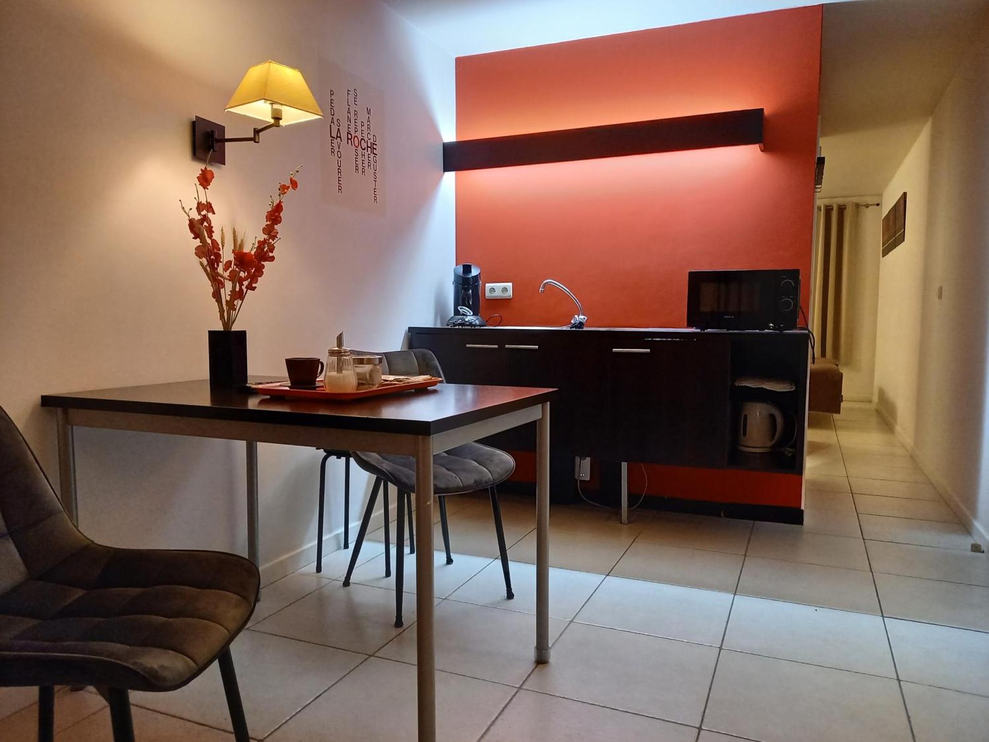 Hebergement Confort Comfortlogies La Fontanella Ла-Рош-ан-Арден Экстерьер фото